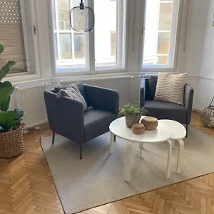 Center W18 Macaristan