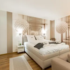 Downtown Residences - Ac,elevator,terrace Macaristan